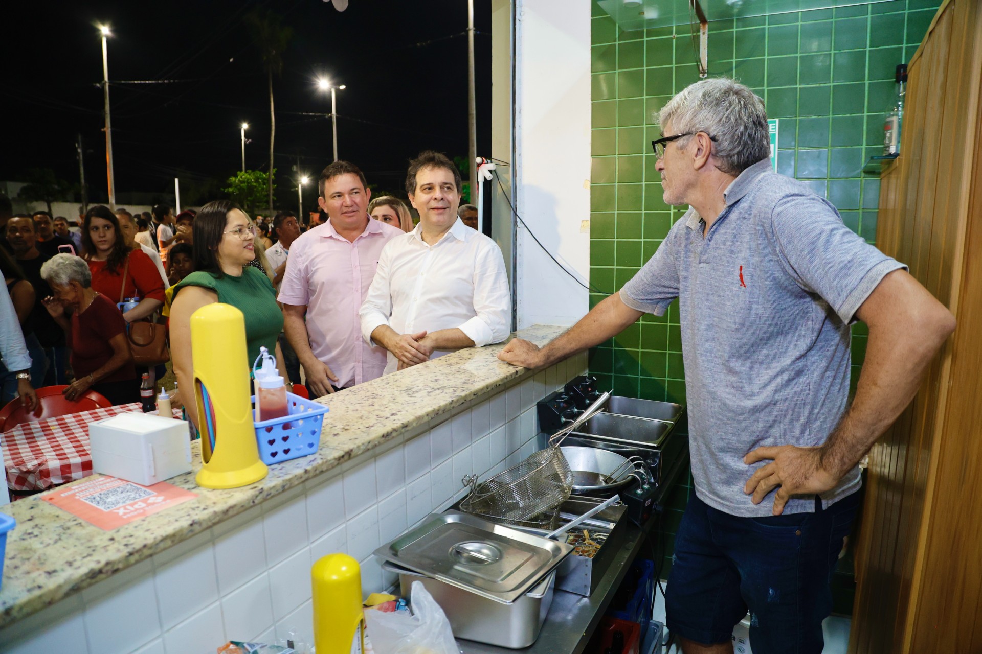  escolha dos permissionários foi realizada por sorteio público para os 49 boxes, sendo 34 boxes (70%) exclusivos para mulheres empreendedoras e 14 boxes (30%) destinados ao público masculino.